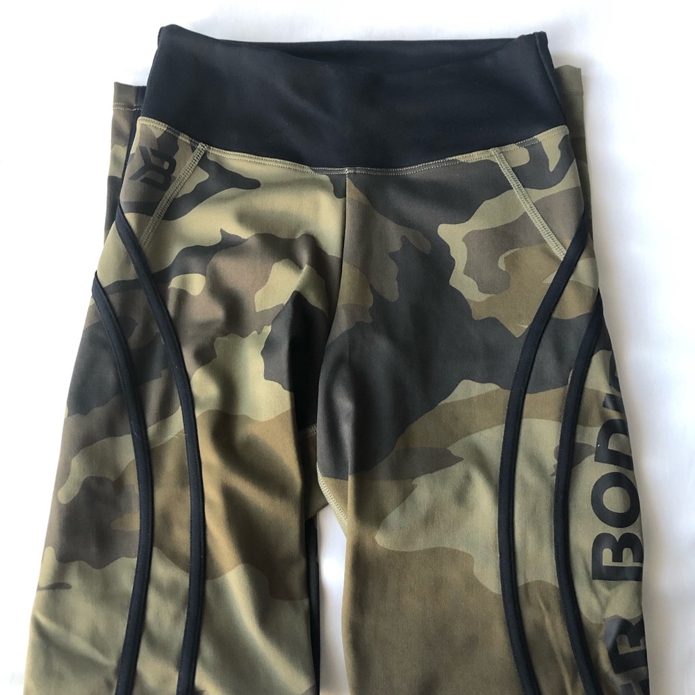 Better bodies green camo leggings